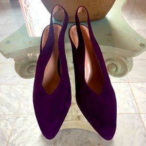 Purple pumps